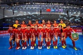 英超-狼队0-3曼联：送副班长首胜？NO！阿莫林要逼近欧冠区｜前瞻