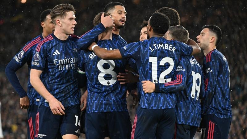 德甲霸主制造惨案，13轮12胜，凯恩踢疯了：替补轰入3球